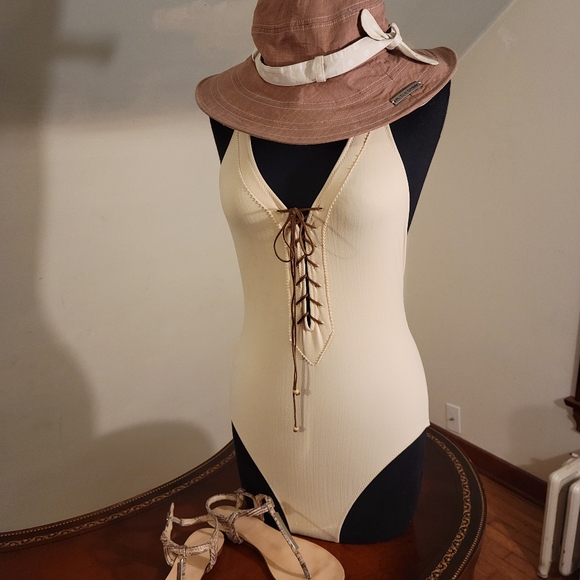 Calvin Klein Snakeskin Sandals Size 8.5 - Picture 6 of 8